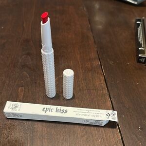 Kat Von D Epic Kisses Lipstick - Bold Red